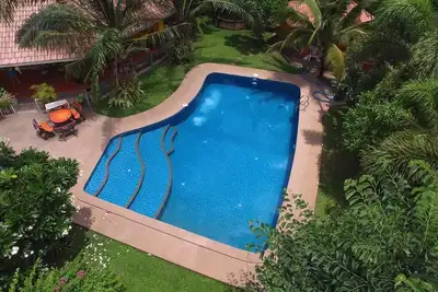 Image de Pool House 2 chambres, service de voiture