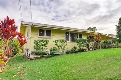 Image de Nouveau! Maison historique de charme Hilo - Mins to Beach!