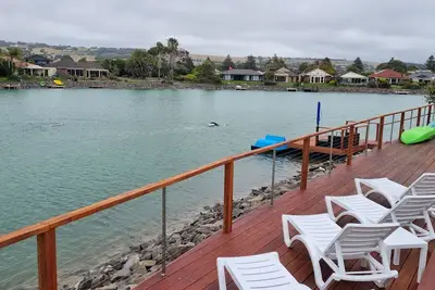 Image de Seas the Day - Escapade au bord du lac au bord de la plage