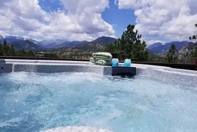 Image de * Nouveau * Retraite De Ridgeview / Vues immenses! Spa, cheminées, A / C et emplacement!