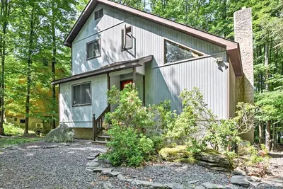 Image de Nouveau Quiet Hamlin Home avec accès au lac à The Hideout