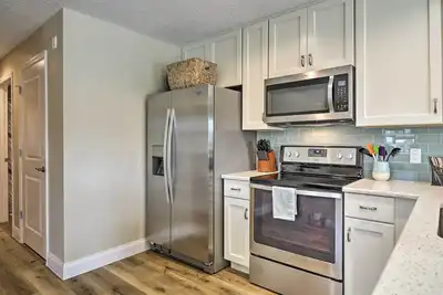 Image de Nouvellement construit Cocoa Beach Apt - 1 bloc de la plage!