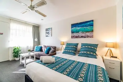 Image de Glenelg Central Studio \"Aqua\" w\/Free Wifi+ Parking