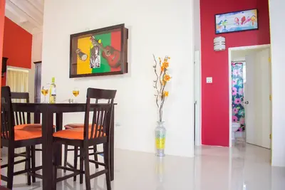 Entièrement A \/ C * 3bdr en-suite Villa dans un complexe fermé