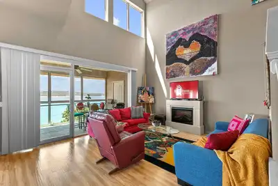 Image de Table Rock Lake Front Penthouse Condo - Vues incroyables - C7