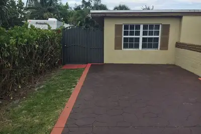 Image de Beau studio à North Miami Beach