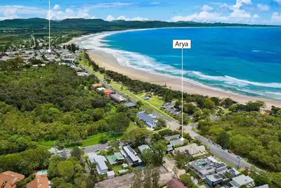 Image de Un Parfait SÉJOUR - Arya - Élégant, moderne, en face de Clarkes Beach