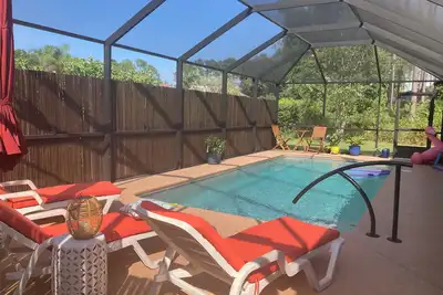 Image de Invitantly Chic Home w / Piscine d'eau salée dans une communauté de golf près de Flagler Beach
