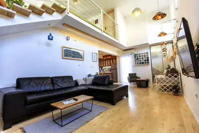 Image de Penthouse en duplex avec piscine intérieure et terrasse panoramique