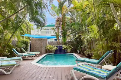 Image de Tranquility - Location de vacances mensuelle Meadows - Piscine privée - 3bdr \/ 3ba