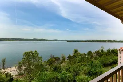 Image de Condo Penthouse Pet-Friendly - Lakefront, vues incroyables - C8