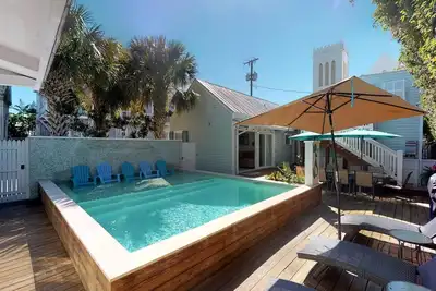Image de Island Time - Complexe Old Town Town de 5 chambres / 3 salles de bain - Mensuelle - Piscine priv��e