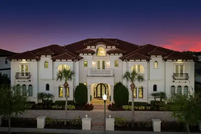 Image de 10/10 +, Maison De Maitre, Salle de jeux, Lazy River, Théâtre, Grill, Accès Gratuit au parc aquatique