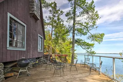 Image de Nouveau! Cozy Stop Island Cabine w / Boat Dock & Beach!