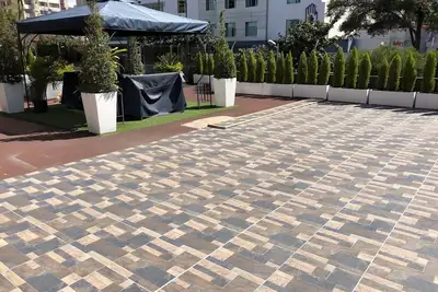 Image de Plaza Foch Meilleur emplacement! Meublé 3Chambre, 2. 5Bathroom Apart / Wi-Fi / Tv / BBQgrill