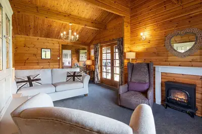 Image de Lapwing Luxury Log Cabin, bain à remous privé et vue sur la montagne dans le parc national