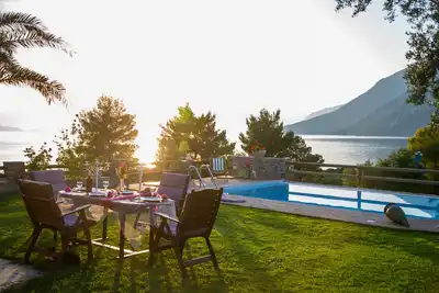 Image de Maison en pierre avec piscine privée près de la mer! ! !