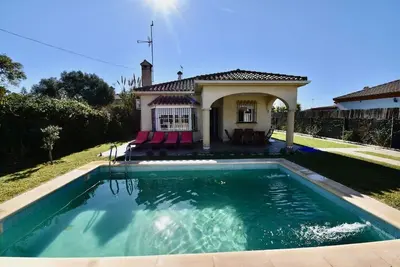 Image de Villa avec piscine privée (3 chambres et 2 salles de bain)