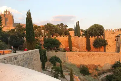 Image de \"Le balcon du Tage\". Casque historique. Garage Wifi!