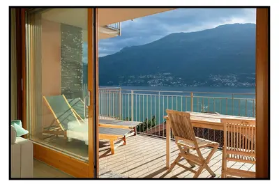 Image de Fantastique appartement avec une magnifique vue panoramique sur le lac de CĂ´me