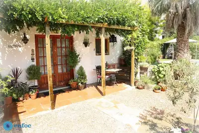 Image de Ebro Holidays Casa Siempre B&B avec piscine privée près de Tortosa.