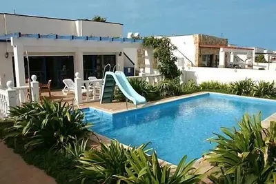 Image de Villa de luxe avec piscine chauffée - à 25 m de la plage