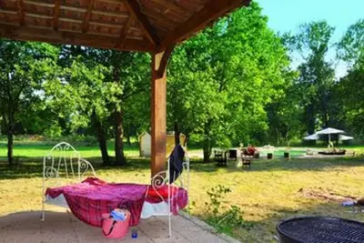 Image de Endroit idéal pour des vacances en famille ou entre amis avec rivière privée et piscine