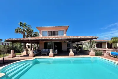 Image de Villa de luxe plage \/ campagne Ă Praia da Marinha, vue sur la mer, la nature, piscine, 12pax