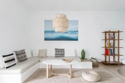 Image de Belle maison idéale pour les familles avec petite piscine pour enfants.
