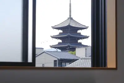 Image de Grande maison moderne près du temple Toji et de la gare de Kyoto + parking gratuit et 4 vélos