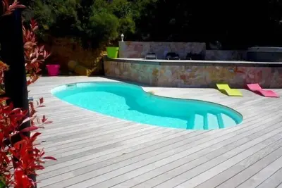 Image de Belle villa au calme avec piscine chauffée proche des plages et des rivières.
