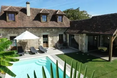 Image de Piscine privée (chauffée en saison)calme et repos. Maison de charme : Chez Milou