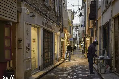 Image de Charmante maison au coeur de la vieille ville d’Antibes avec parking