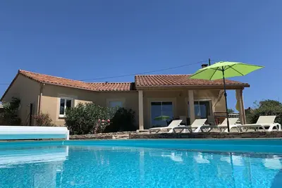 Image de Mas Les Combels, Vaste Propriété Maison récente avec Piscine chauffée