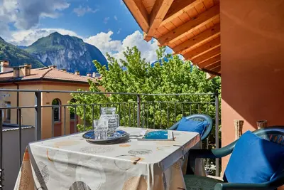 Image de Prix SPÉCIAL Pour Un Belle Attique Au Centre D'Une Belle Appartement De Villa
