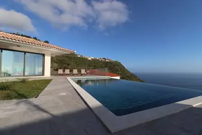 Image de Haystacks Villa - Une vue magnifique sur l'océan