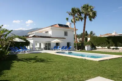 Image de Villa Paz - Luxe abordable avec piscine privée et jardins