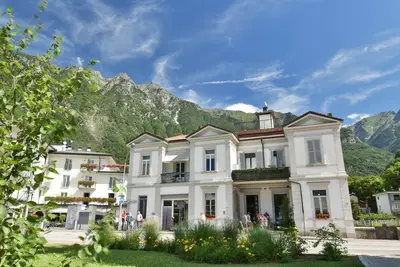Appartement design dans un immeuble ancien dans le centre de Chiavenna