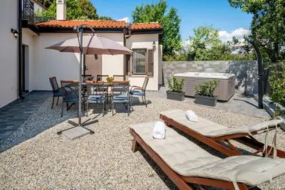 Image de Maison de vacances avec Wifi, piscine privée, climatisation, Tv, terrasse, vue panoramique