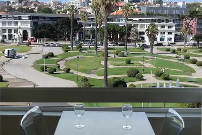 Image de Excellent appartement en bord de mer confortable en face de la plage, train, bus.