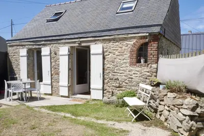 Image de Moutig Bihan, petite maison en pierre, au calme, proche plages et commerces