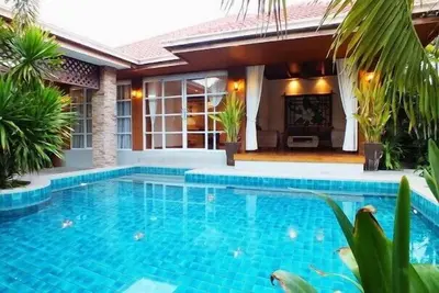 Image de 4 Chambre Bungalow avec piscine privée à 1 km de la plage \/ Walking Street 10 min