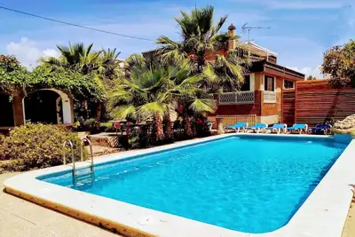 Image de Villa à Benidorm, Piscine privée, Courte distance de centre ville et des plages