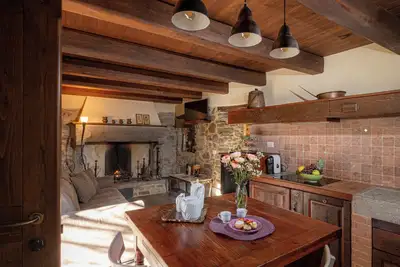 Image de Maison du Purgatoire, pierre rustique pour 4 personnes à la campagne