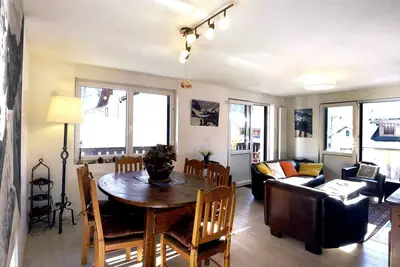 Image de Centre Chamonix appartement 80m ² 2 chambres, garage, cheminée, vue Mont-Blanc