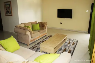 Image de Luxueux appartement entièrement meublé de 3 chambres dans un quartier résidentiel de Serene