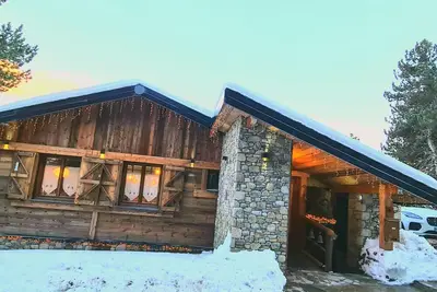 Image de Magnifique Chalet au coeur de la station des Angles, Vue Exceptionnelle. wifi. Spa