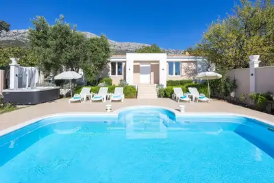 Image de Belle maison à Kastel Sucurac avec WiFi