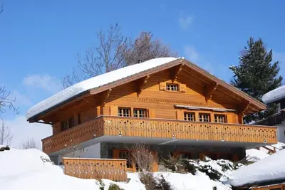 Image de Superbe Chalet Familial - 8-12 pers -5 chambres - 3 salles bain - Centre station