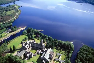 Image de Hébergement romantique et spectaculaire à Abbey sur les rives du Loch Ness!